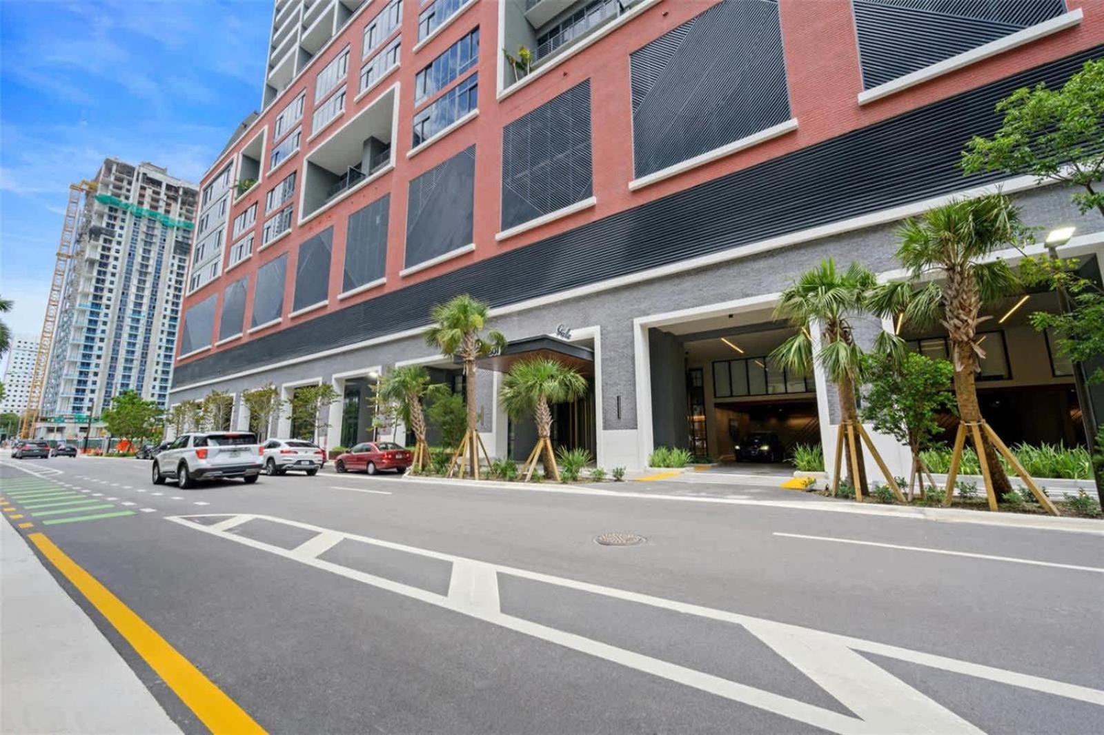 Stylish 2br With Pool & Balcony Apartment Miami