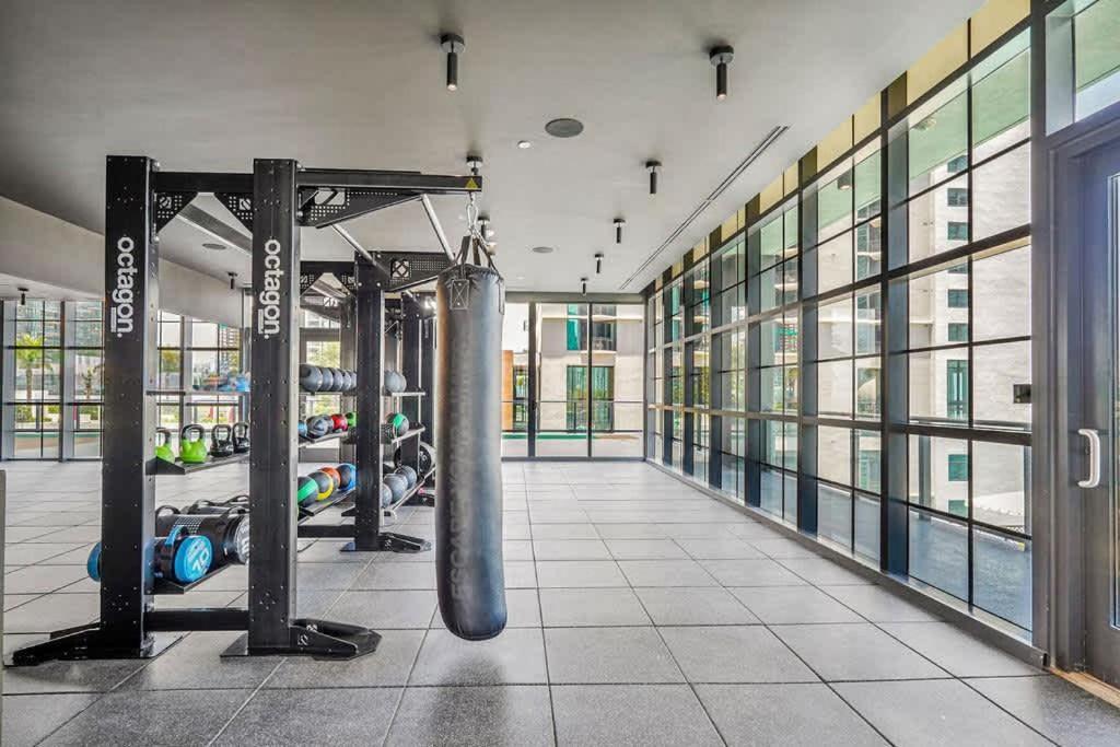 Stylish 2br With Pool & Balcony Apartment
