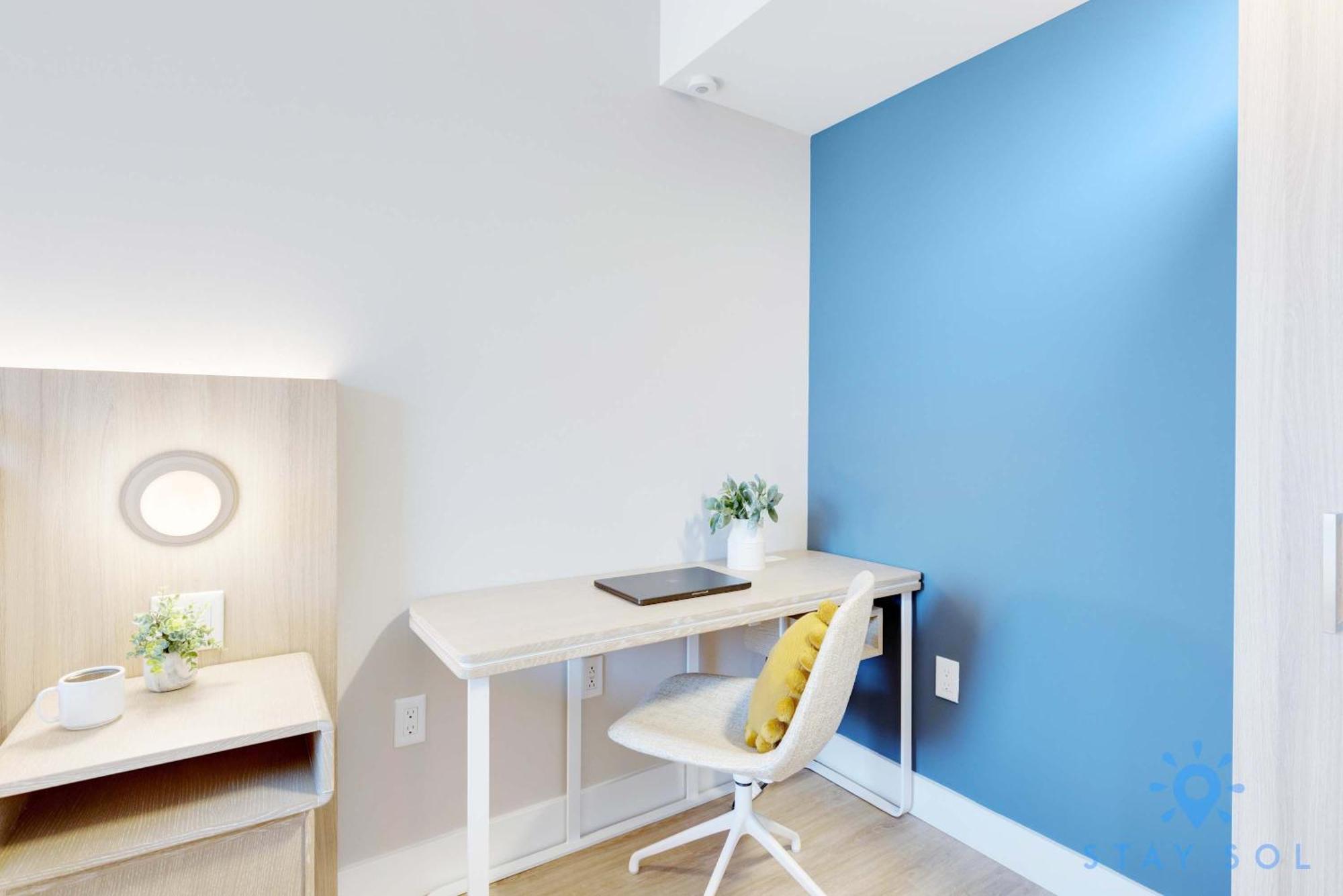 Stylish 2br With Pool & Balcony