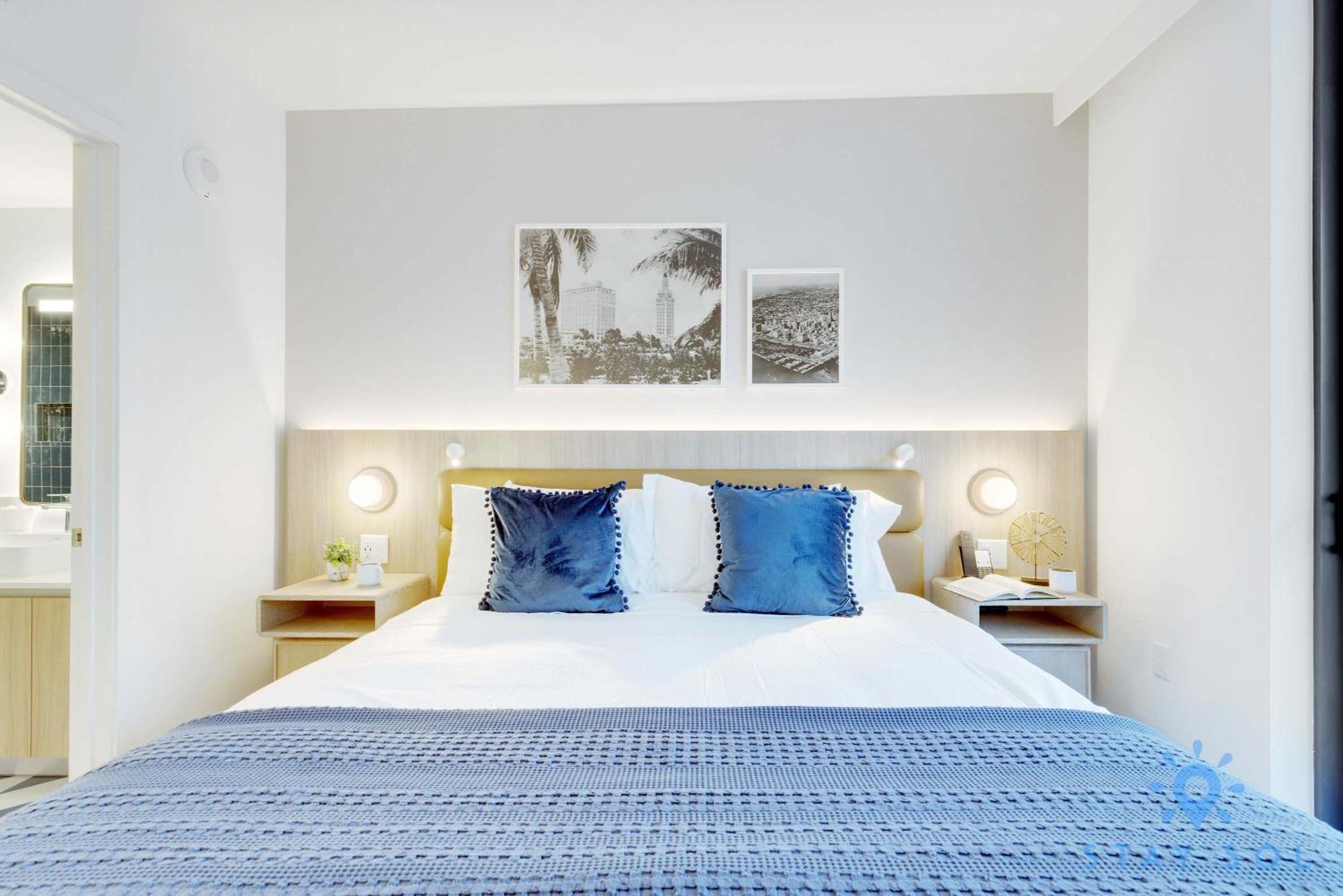 Stylish 2br With Pool & Balcony